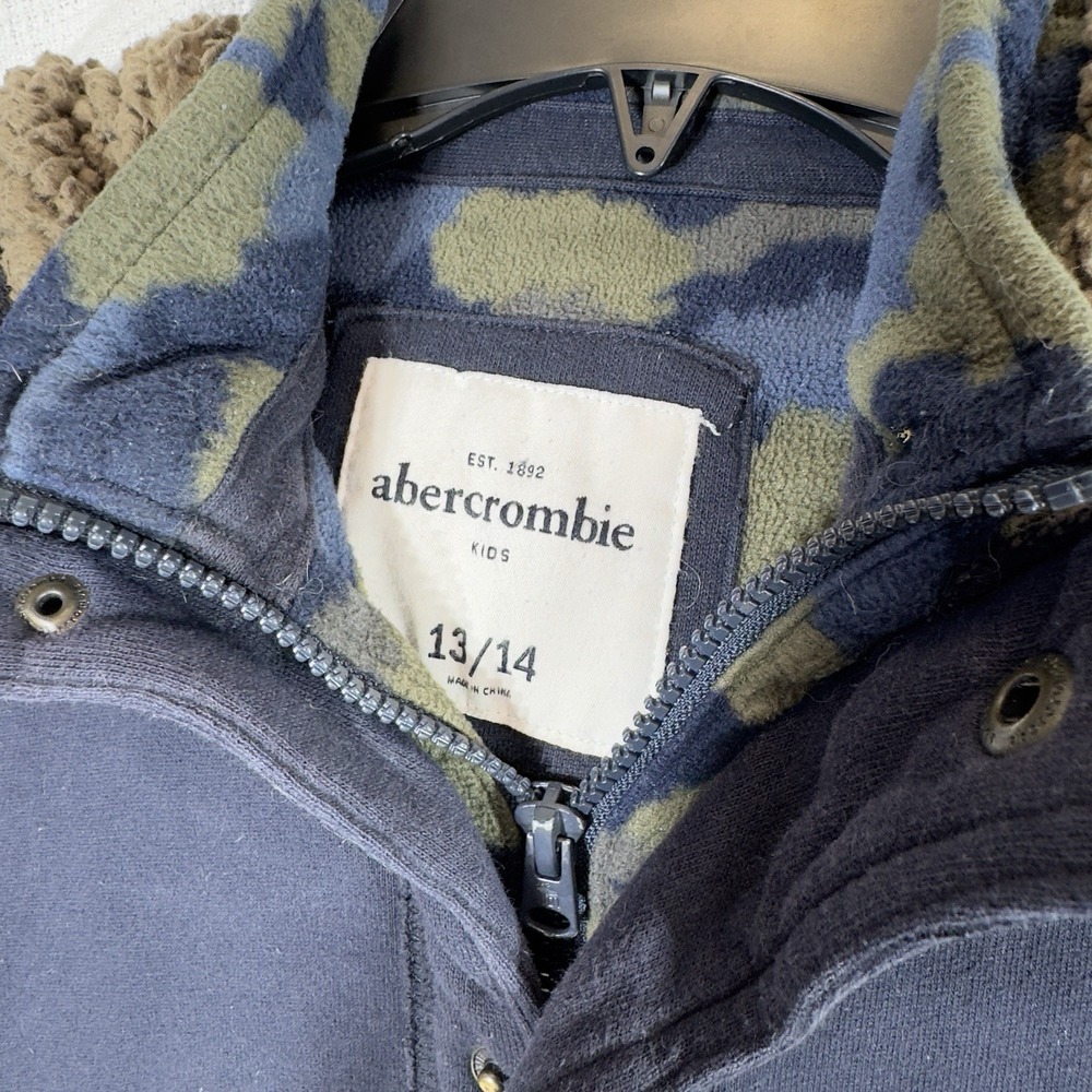 Abercrombie Kids Jacket Size‎ 13/14 Coat Deep Pile Fleece Quilted insulated Blue - Picture 2 of 7